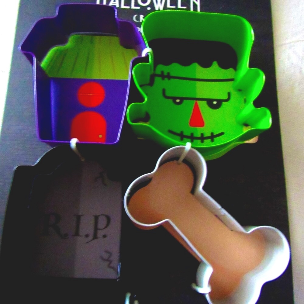 Halloween 4 pk Cookie Cutters Graveyard Grave Bone House Monster 3" x 3" x 1"